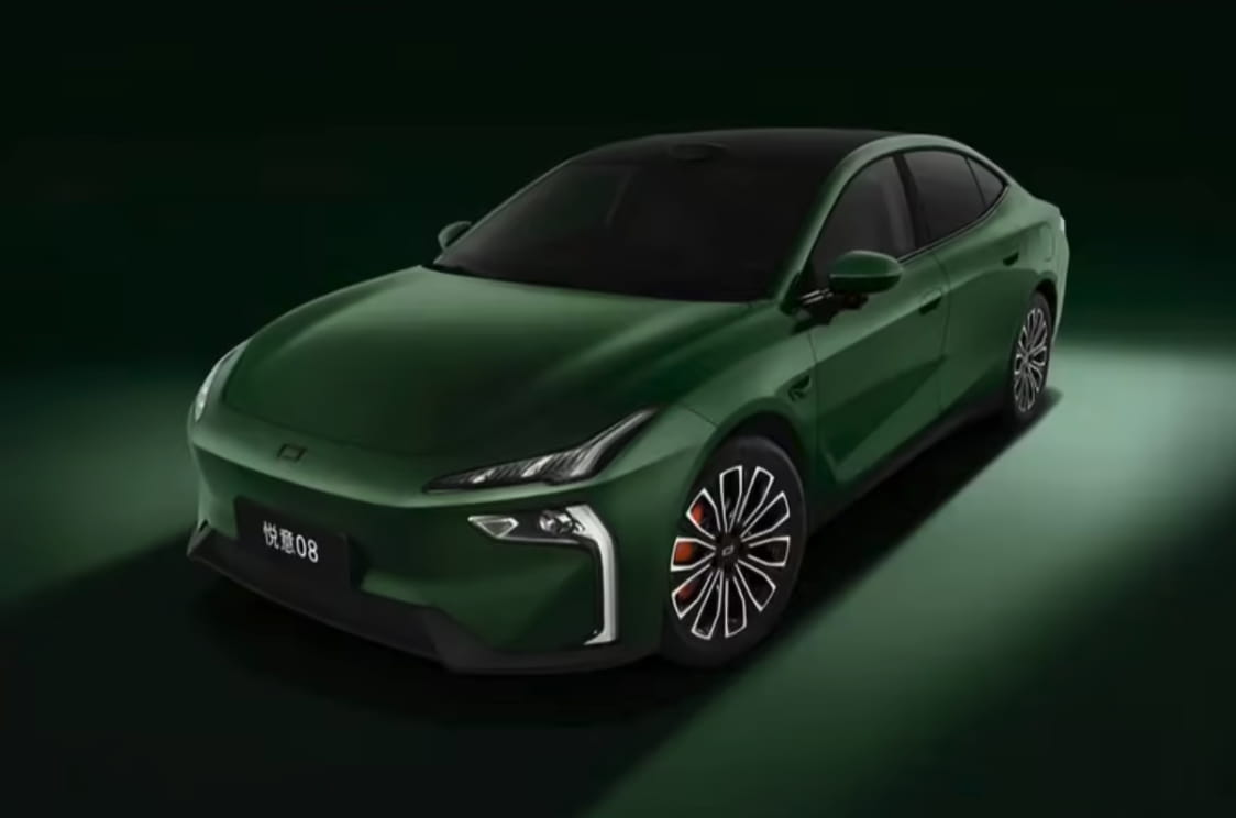 一汽悦意08定档5月29日预售！全新R系列B级新能源家轿正式亮相